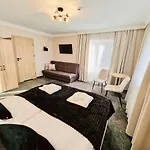 Hotel apartamentowy Cristal