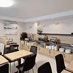 Cristal Hotel apartamentowy 3*