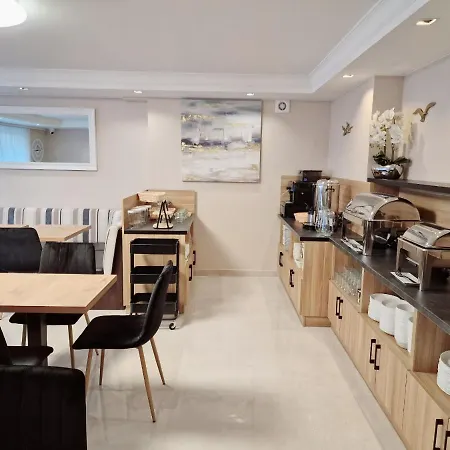 Cristal Apartmanhotel