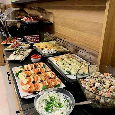 Cristal Apartmanhotel 4*